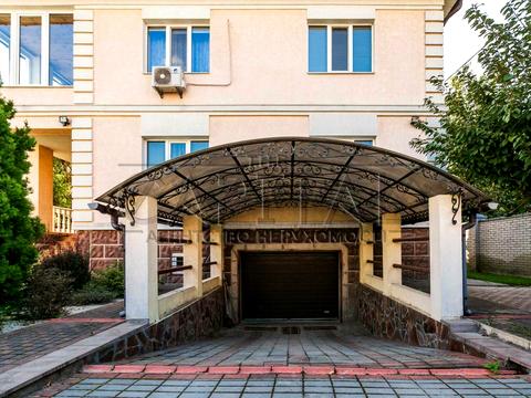 будинок за адресою Вишнева, 1