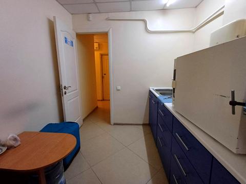 комерційна за адресою Калинова вул., 70