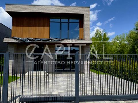 будинок за адресою Ганни Арендт вул.