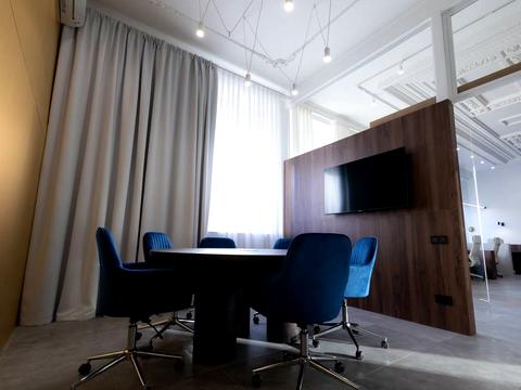 комерційна за адресою Богдана Хмельницького вул., 32