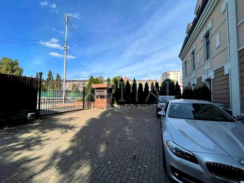 комерційна за адресою Жилянська вул., 97-А