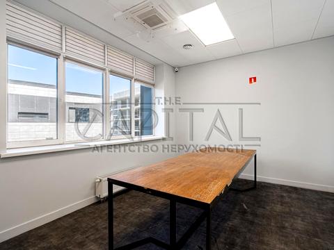 комерційна за адресою Михайла Максимовича вул. (Онуфрія Трутенка), 8