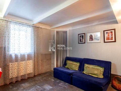 будинок за адресою Квітнева