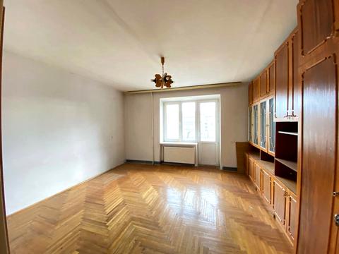 квартира за адресою Тролейбусна вул., 2