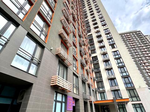 комерційна за адресою Дніпровська набережна вул., 16-Г