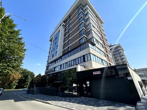 комерційна за адресою Миру вул., 4-В