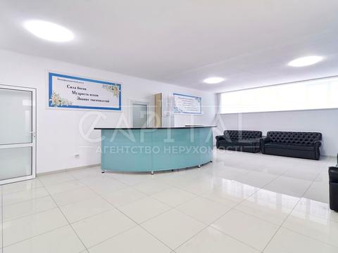 комерційна за адресою Спортивна вул., 18