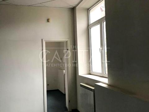комерційна за адресою Дмитрівська вул., 44