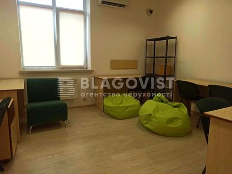 комерційна за адресою Старонаводницька вул., 3