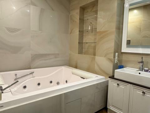 квартира за адресою Володимира Рутківського вул. (Віри Інбер), 5