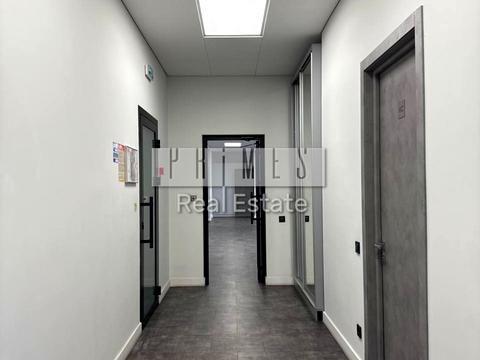 комерційна за адресою Максимовича Михайла, 8