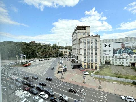 коммерческая по адресу Крещатик ул., 10