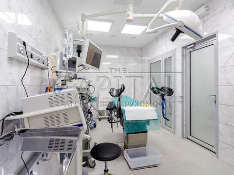 комерційна за адресою Микільсько-Слобідська вул., 8