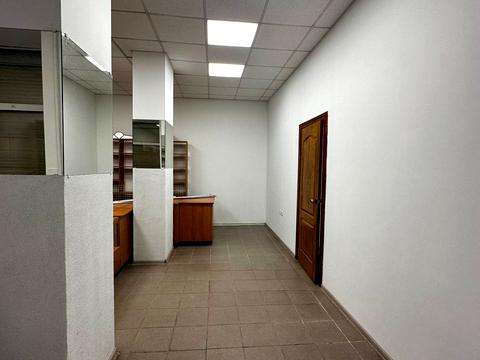 комерційна за адресою Івана Франка вул., 28