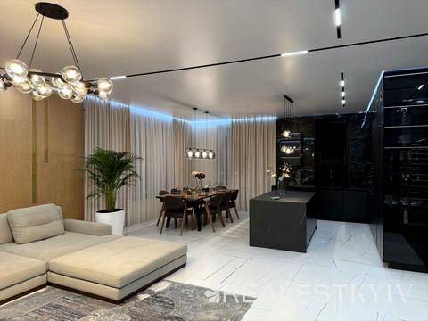 будинок за адресою Квітнева вул.