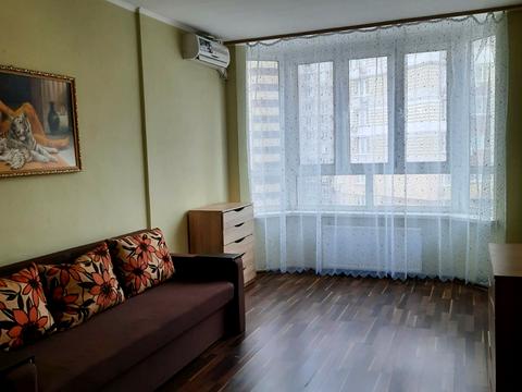 квартира за адресою Анни Ахматової вул., 32