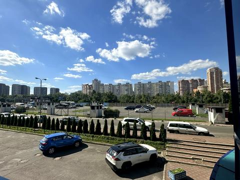 коммерческая по адресу Миколы Бажана просп., 14-А