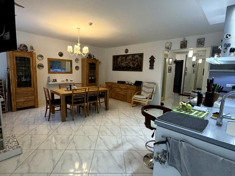 квартира за адресою Кленова вул., 2а