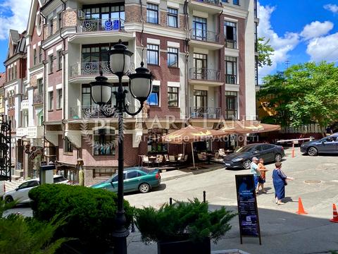 комерційна за адресою Воздвиженська вул., 51