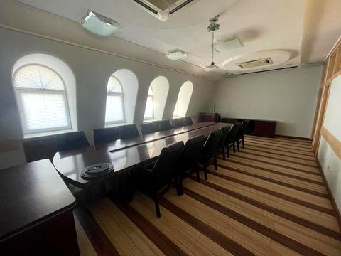 комерційна за адресою Саксаганського вул., 67-Б