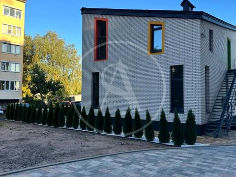 комерційна за адресою Стуса вул., 2