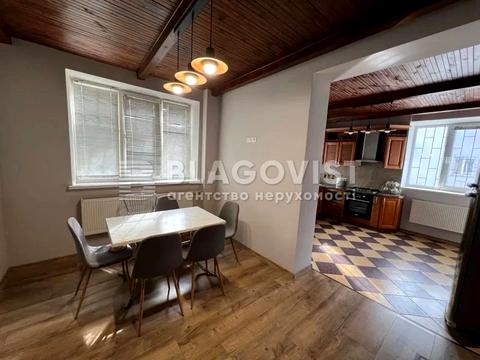 будинок за адресою Квітнева вул.