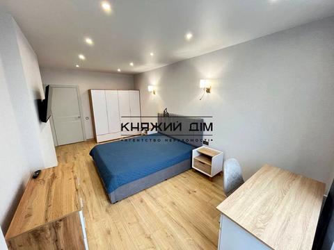 квартира за адресою Дніпровська набережна вул., 17-К
