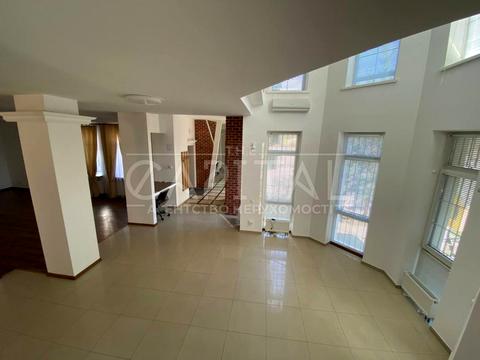 дом по адресу Стратегическое шоссе (Науки), 1