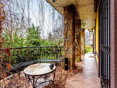 будинок за адресою Луговий пров.