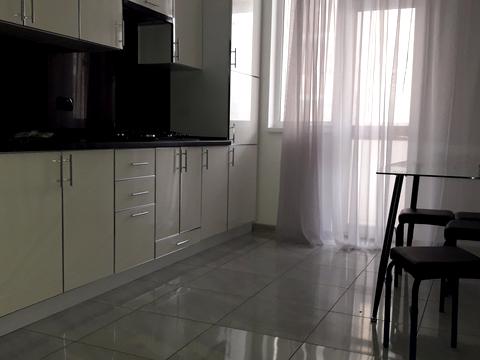 квартира за адресою Білогірська вул., 18