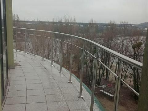 комерційна за адресою Набережно-Печерська дорога, 10