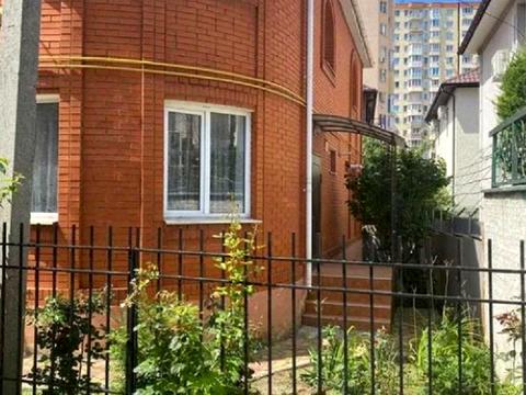 будинок за адресою Гранітна вул., 8А