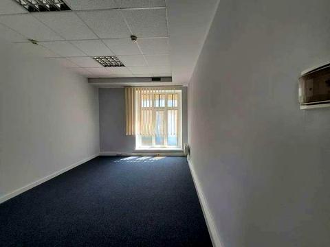 комерційна за адресою Ігорівська вул., 12б