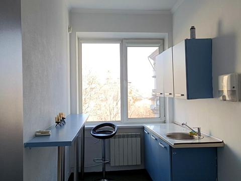 комерційна за адресою Варязький пров., 4-В