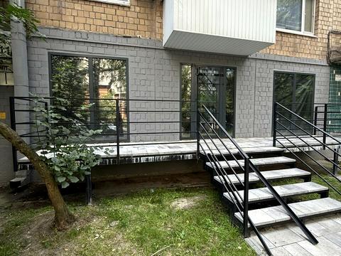 комерційна за адресою Рибальська вул., 11