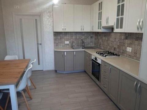 квартира по адресу Степана Бандери ул., 40/2