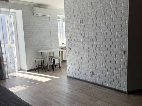 квартира за адресою Гімназійна набережна вул. (Червоношкільна набережна), 18