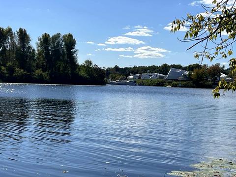 участок по адресу Островная ул.