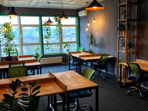 комерційна за адресою Кловський узвіз, 7a