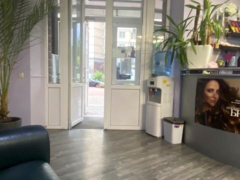 комерційна за адресою Володимира Івасюка просп. (Героїв Сталінграду), 8