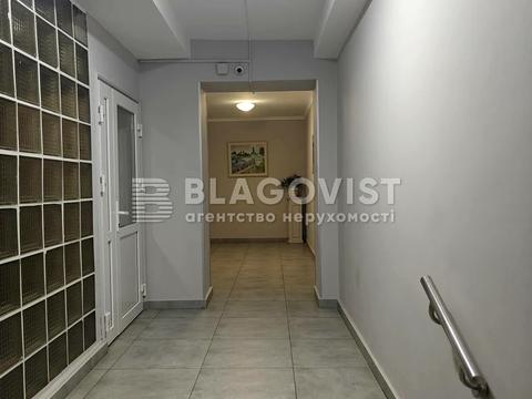 комерційна за адресою Володимирська вул., 51/53