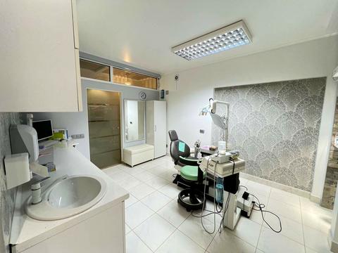 комерційна за адресою Поштова, 5