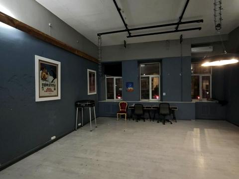 комерційна за адресою Велика Житомирська вул., 8-Б