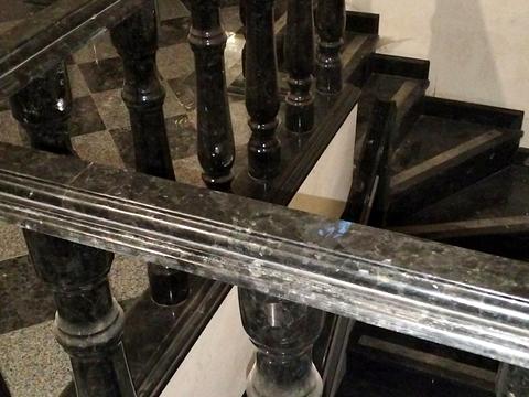 комерційна за адресою Лютеранська вул., 4
