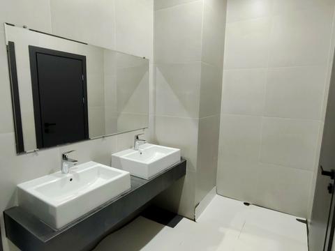 комерційна за адресою Пасічна вул., 162