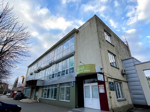 комерційна за адресою Червоного Хреста вул., 16