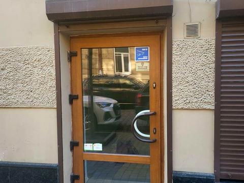 комерційна за адресою Глибока вул., 10