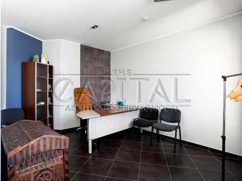 комерційна за адресою Микільсько-Слобідська вул., 2