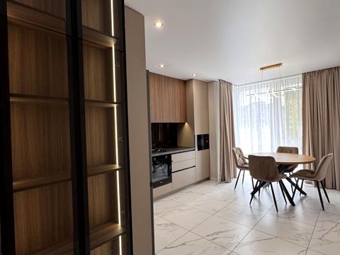 квартира за адресою Степана Бандери вул., 77-Б