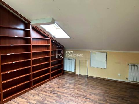 комерційна за адресою Саксаганського вул., 106